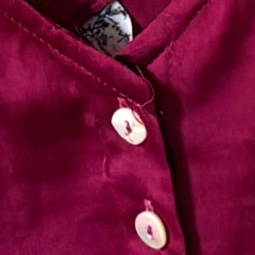 Free People Crop Tie-top with buttons - Medium Gorgeous Burgundy! - Picture 3 of 6